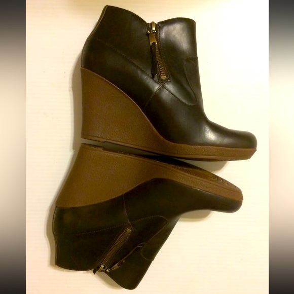 UGG Australia Meredith Wedge Ankle Boots Brown Leather Shearling Lined 9.5/40.5 - Picture 4 of 13